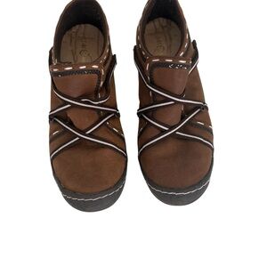 J-41 Jeep Essence Hiking Round Toe Flats Brown Shoe  Size 9.5